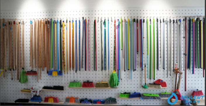 Guide to Choosing Durable Broom Handles: A Deep Dive into the Properties of Wood, Plastic, Aluminum, 